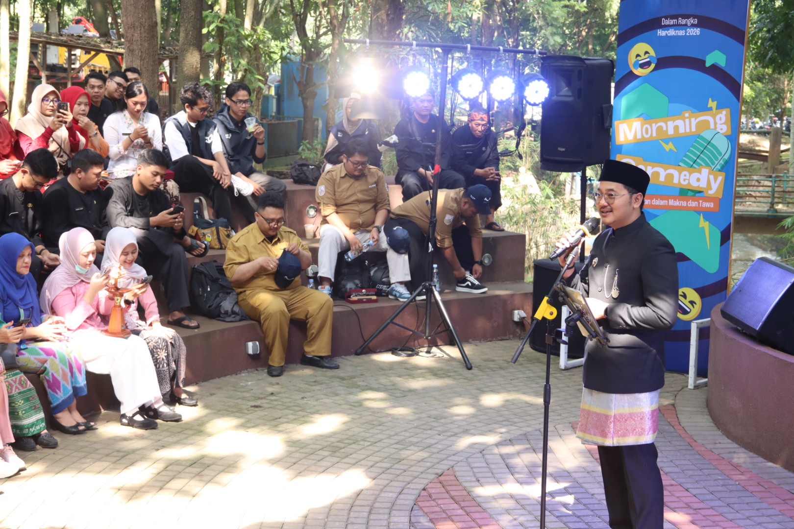 PEMKOT CIMAHI HADIRKAN “MORNING COMEDY” DALAM PERINGATAN HARI PENDIDIKAN NASIONAL 2026