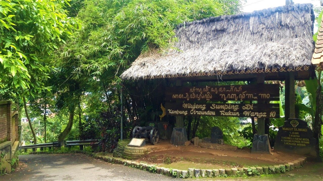 Kampung Adat Cireundeu